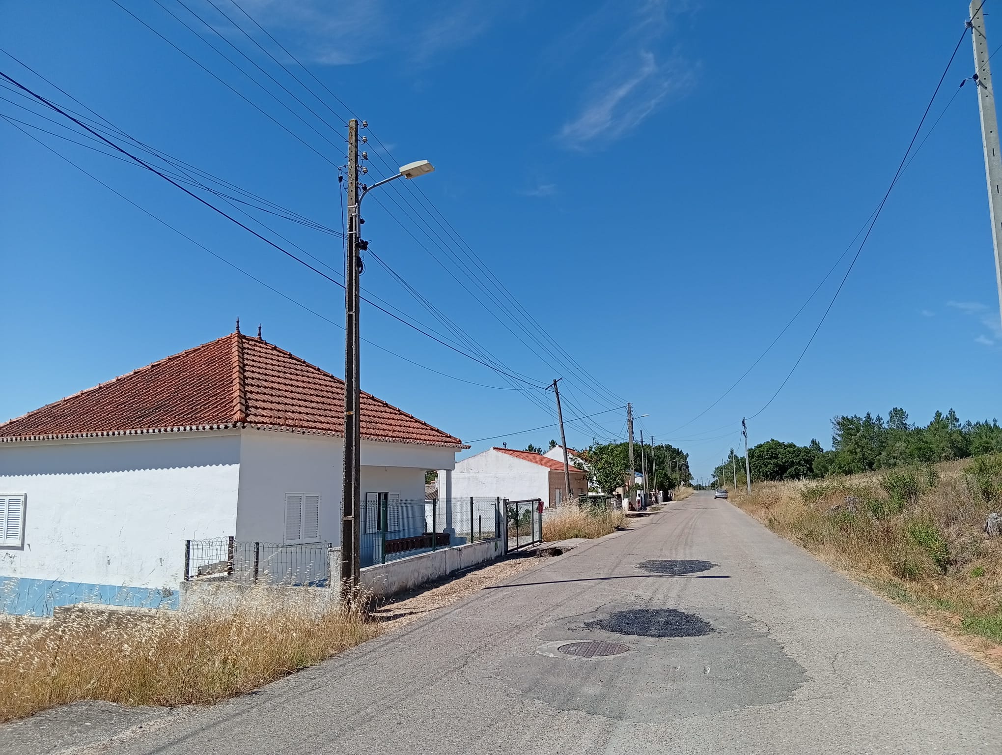 Limpeza das ruas da Freguesia e melhoramentos em várias estradas da Freguesia 01
